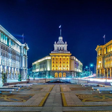 Newly Refurbished Apartment In The City Center Sofia Bagian luar foto